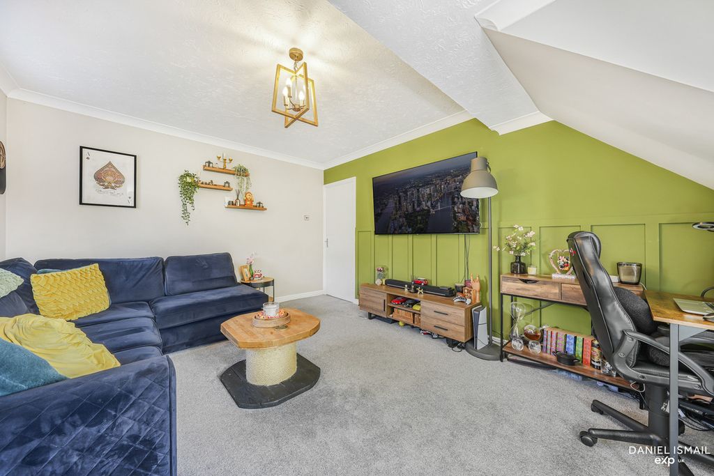 Property photo 3 of 20