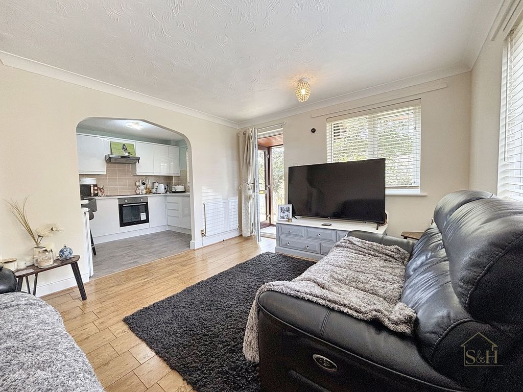 Property photo 3 of 7