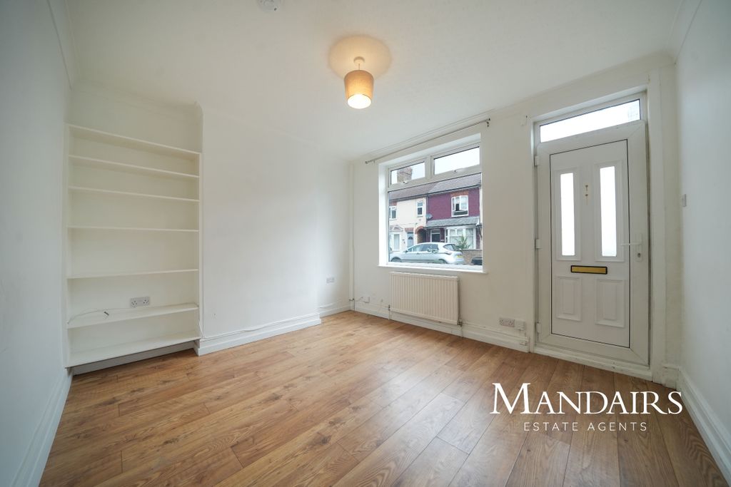 Property photo 2 of 22