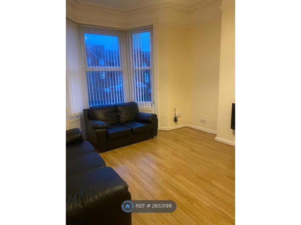 Property photo 3 of 8 Living Room