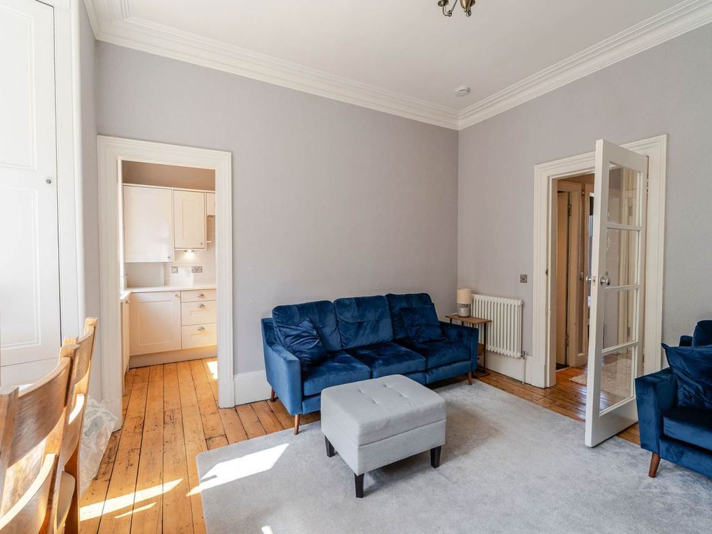 Property photo 2 of 12 Interiors-4