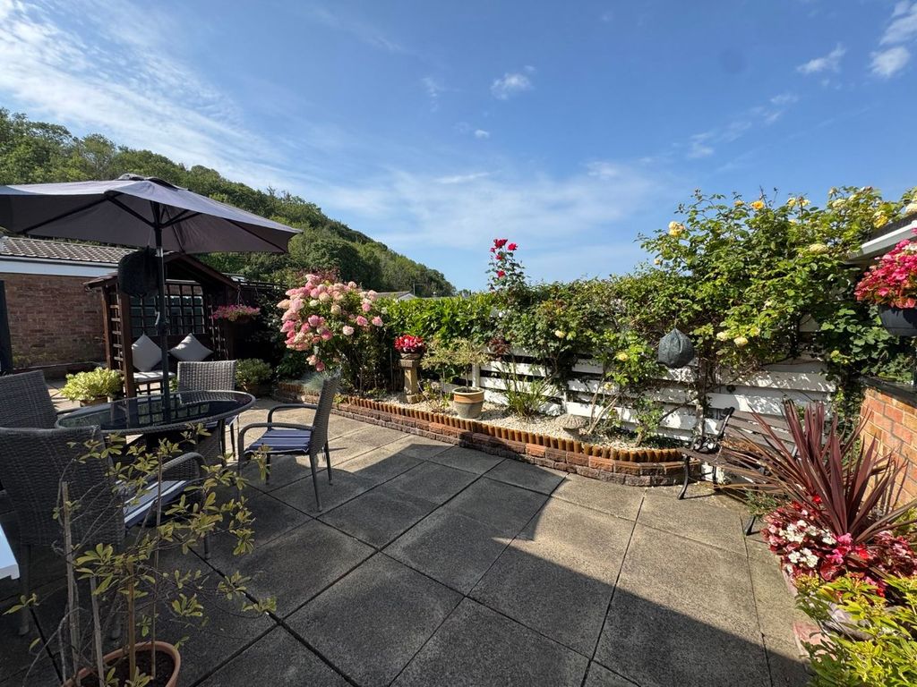 Property photo 3 of 34