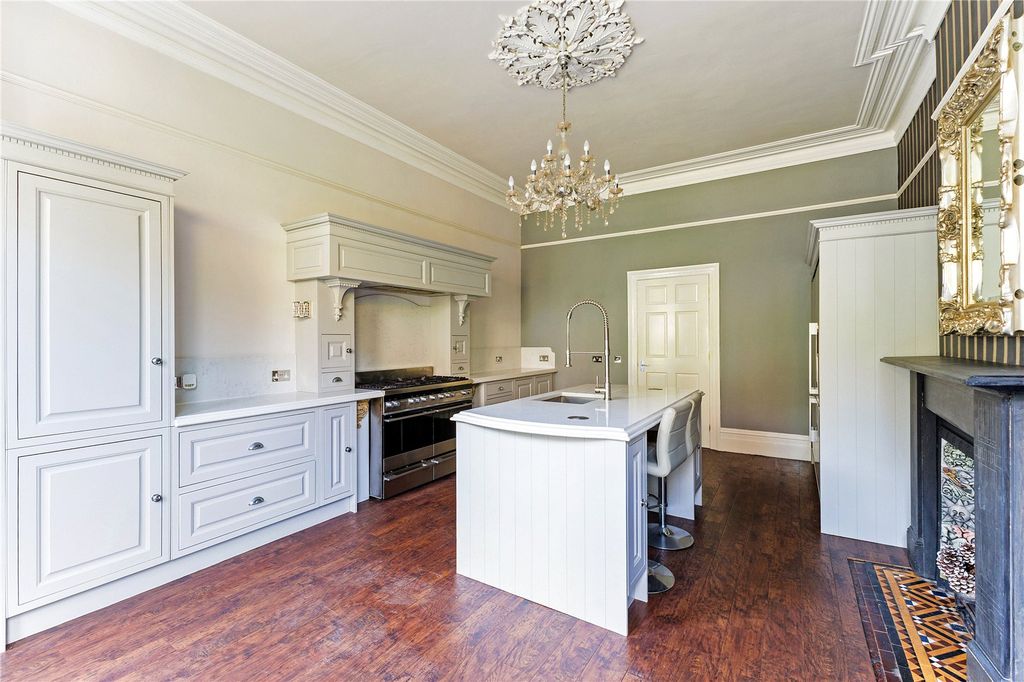 Property photo 3 of 14 Kitchen