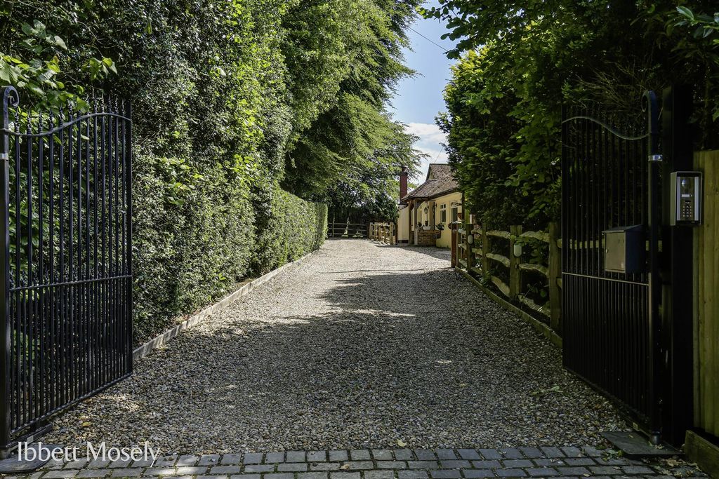 Property photo 2 of 31 3 Drive Entrance.Jpg