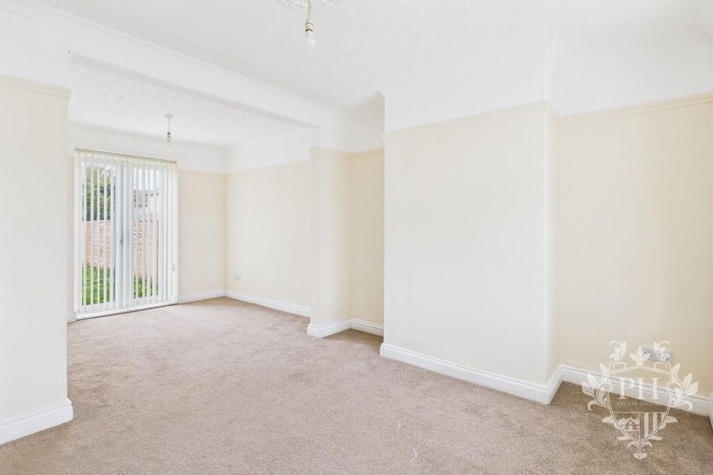Property photo 3 of 8 Cam01415G0-Pr0454-Still011.Jpg