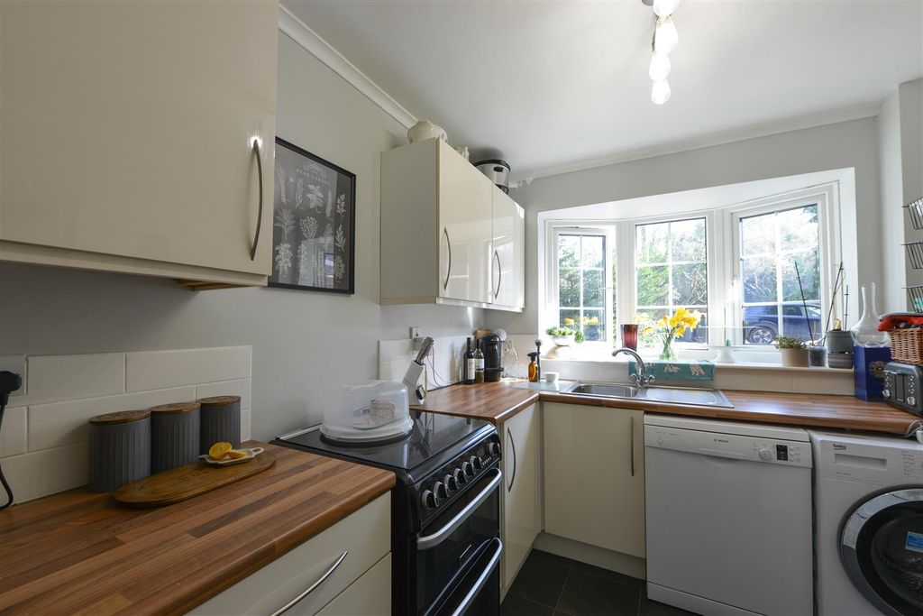 Property photo 3 of 23 Eythorne Road2.Jpg