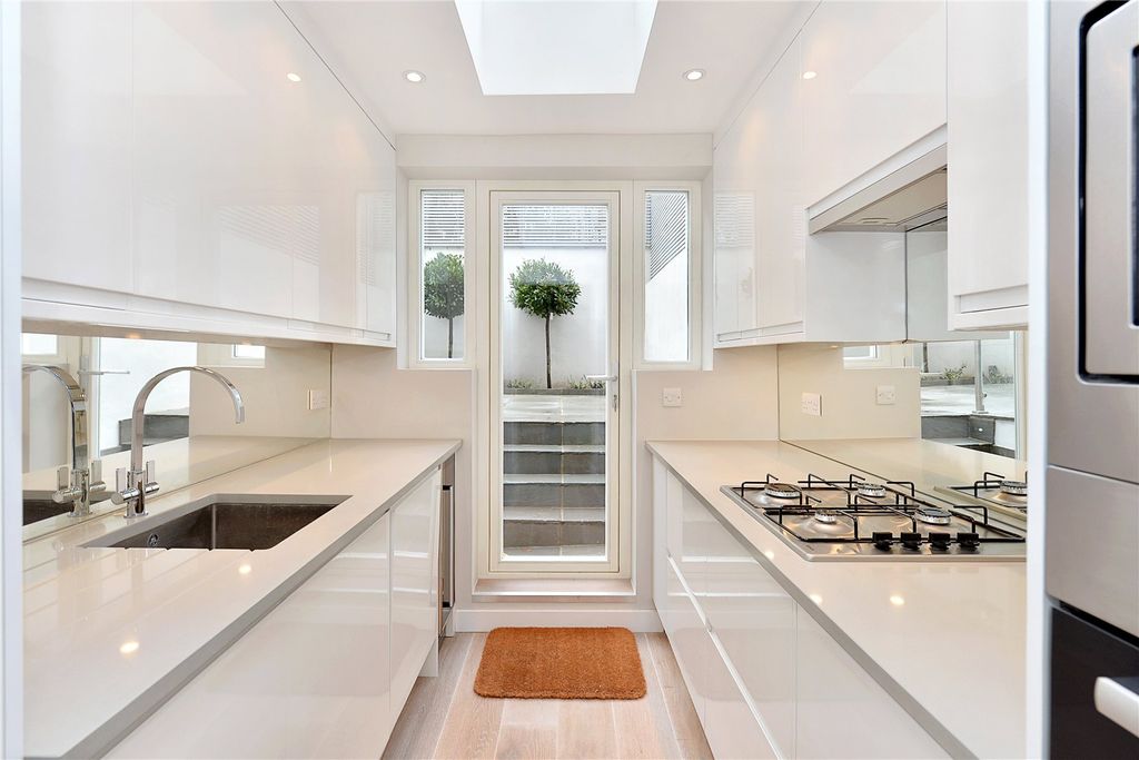 Property photo 1 of 12 Kitchen