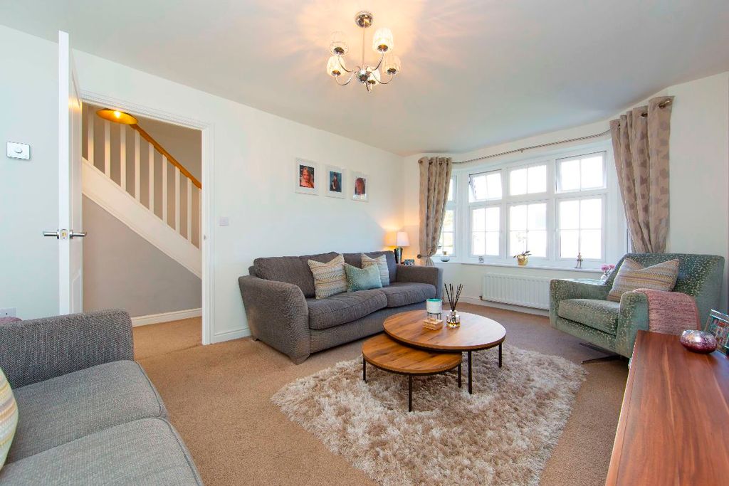 Property photo 2 of 38