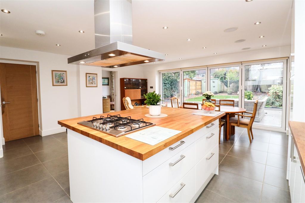 Property photo 3 of 20 Kitchen/Breakfast/Dining Room