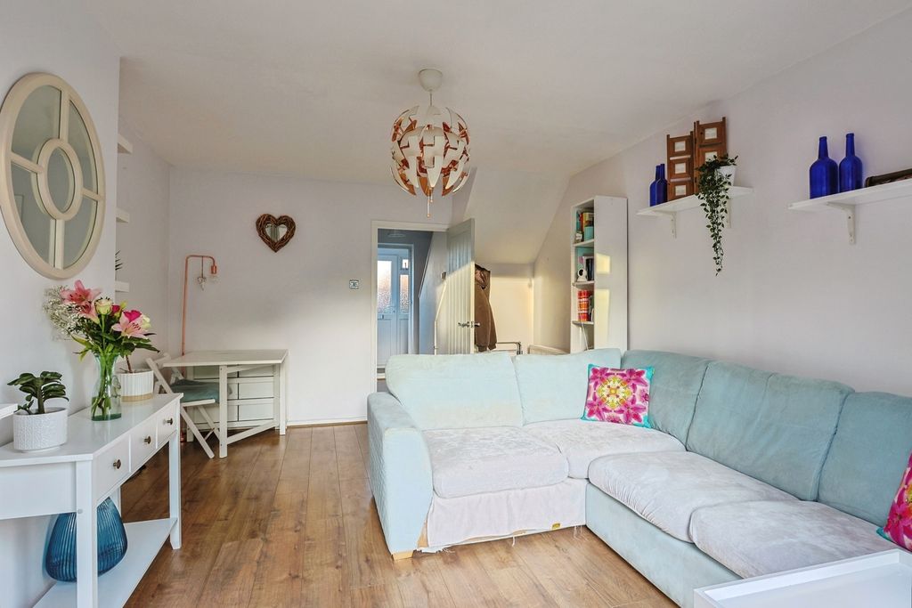 Property photo 2 of 12 Lounge/Diner