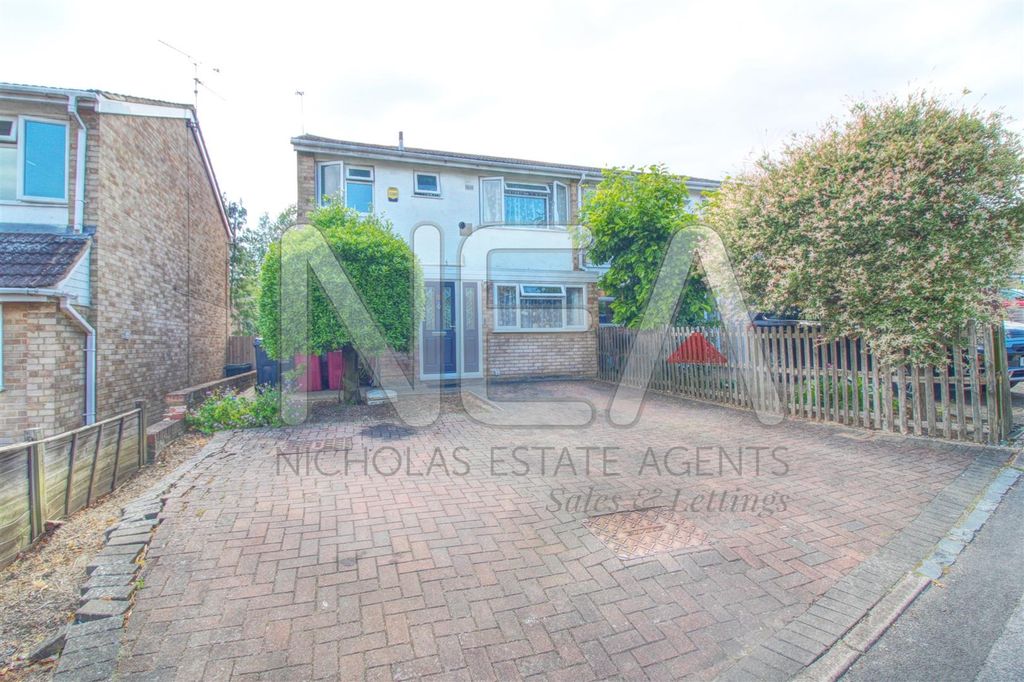 Property photo 2 of 17 Front