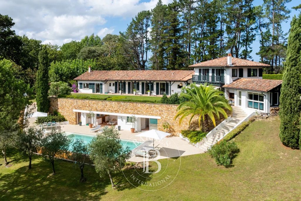 Property photo 2 of 24