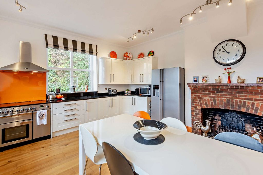 Property photo 3 of 16 Picture No. 12