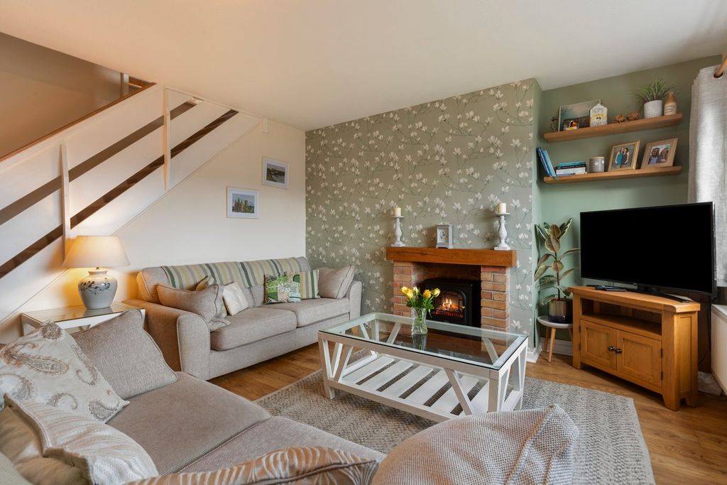 Property photo 3 of 21