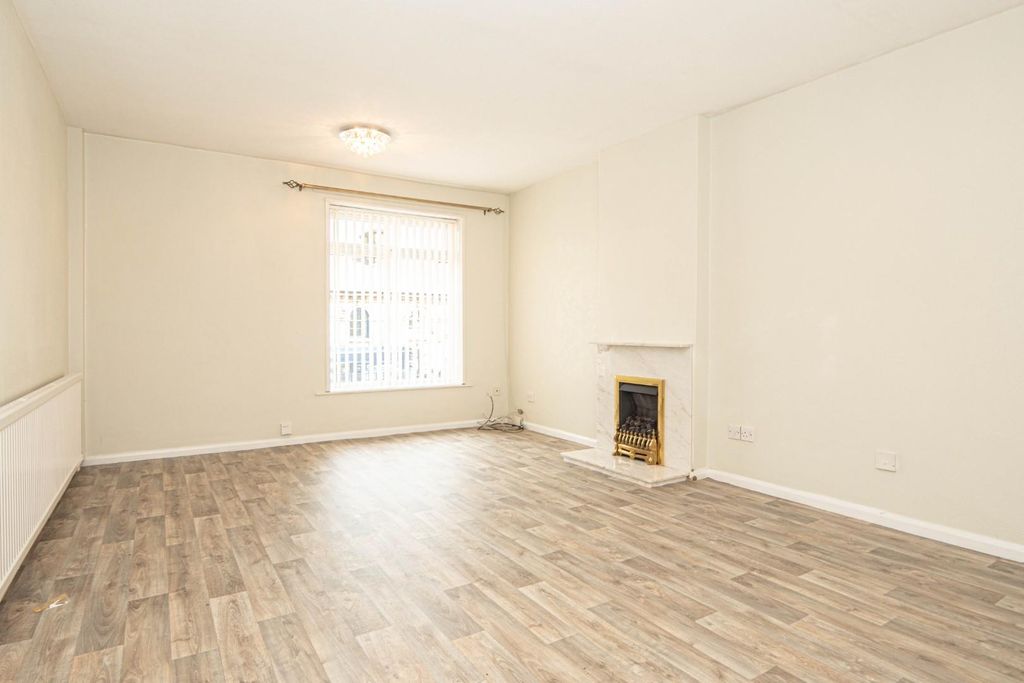 Property photo 2 of 15 Living Room: