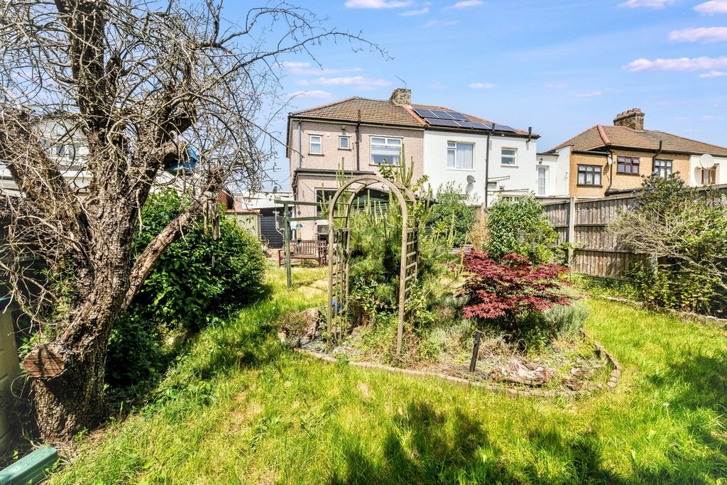 Property photo 3 of 24