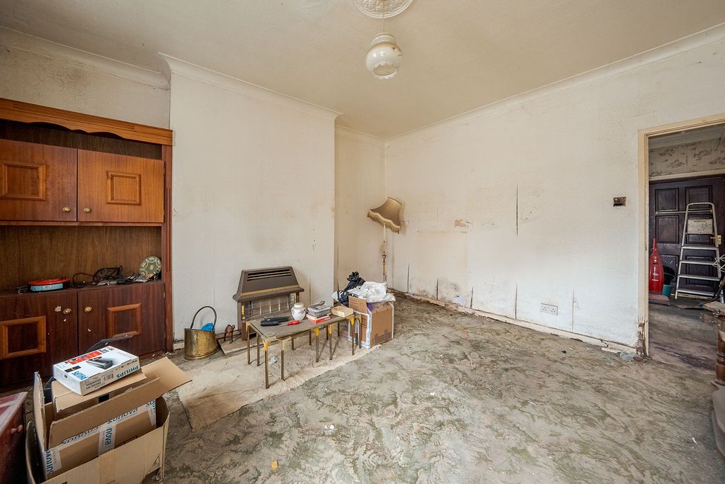 Property photo 3 of 12 Gallery