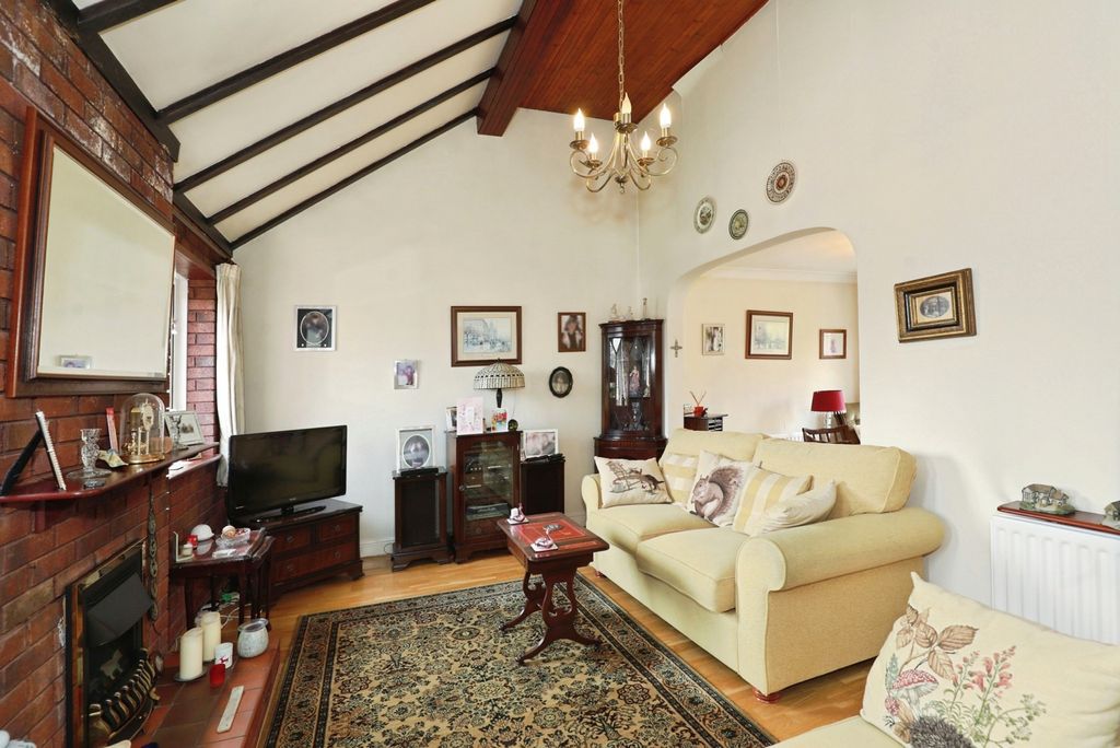 Property photo 2 of 15 Pbox-Img.Jpg