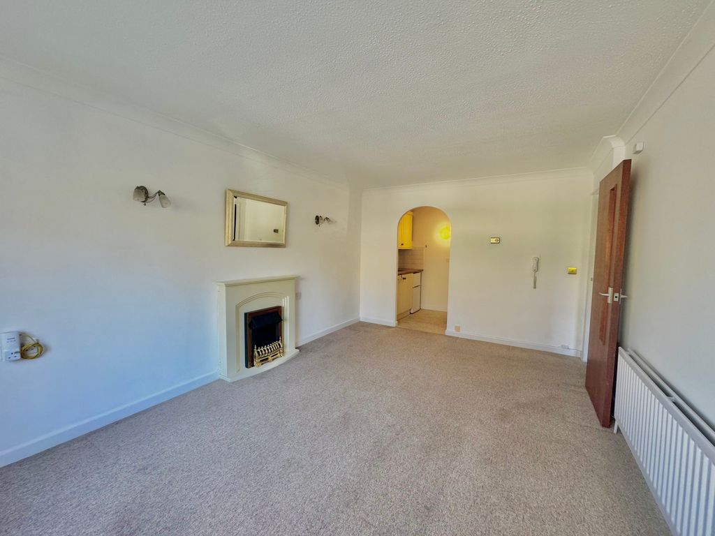 Property photo 3 of 6 Bedroom 1