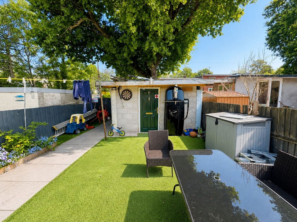Property photo 3 of 20