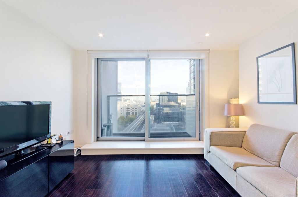 Property photo 1 of 10 Living Area