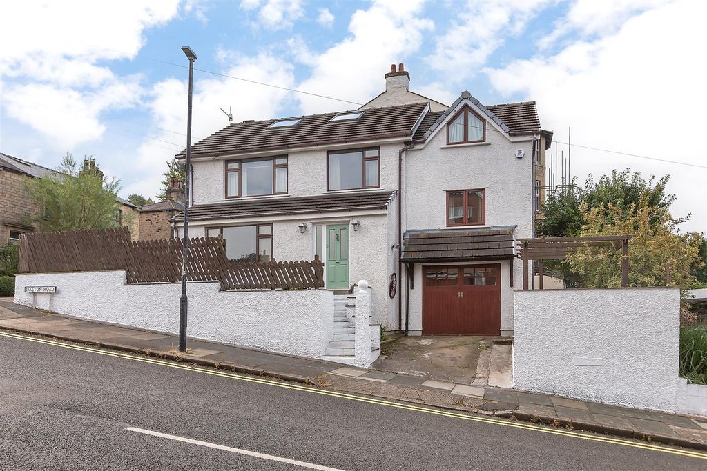 Property photo 1 of 33