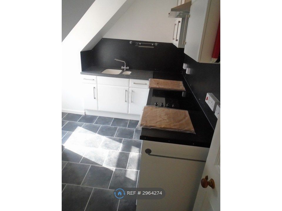 Property photo 2 of 15 Kitchen Also
