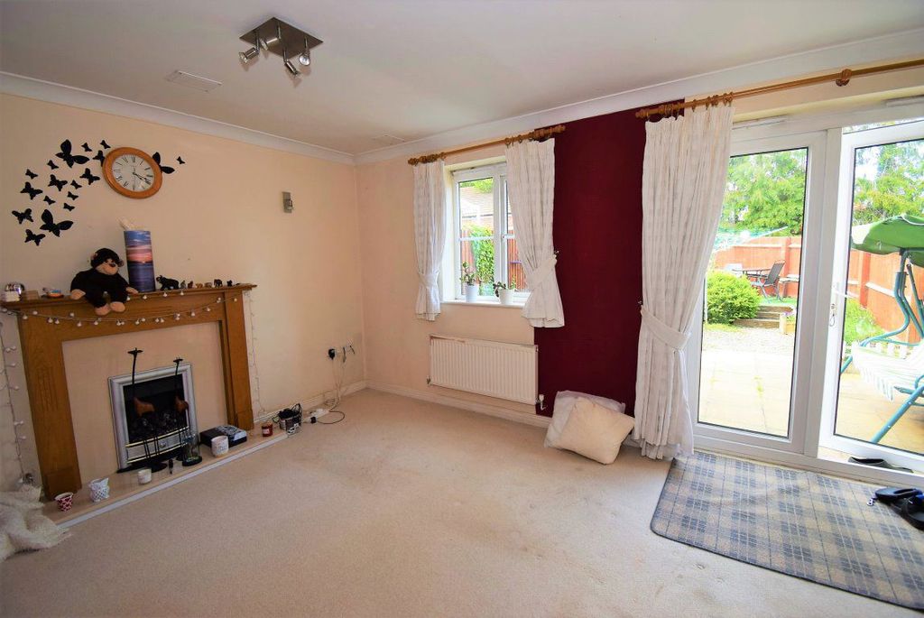 Property photo 2 of 9