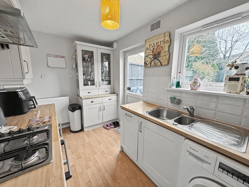 Property photo 3 of 24 4860347