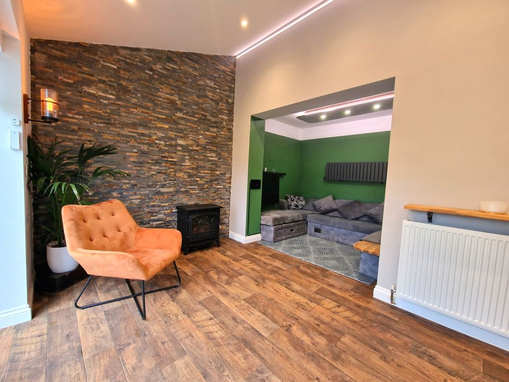 Property photo 2 of 17 02_Hall_Close_Living_Room_