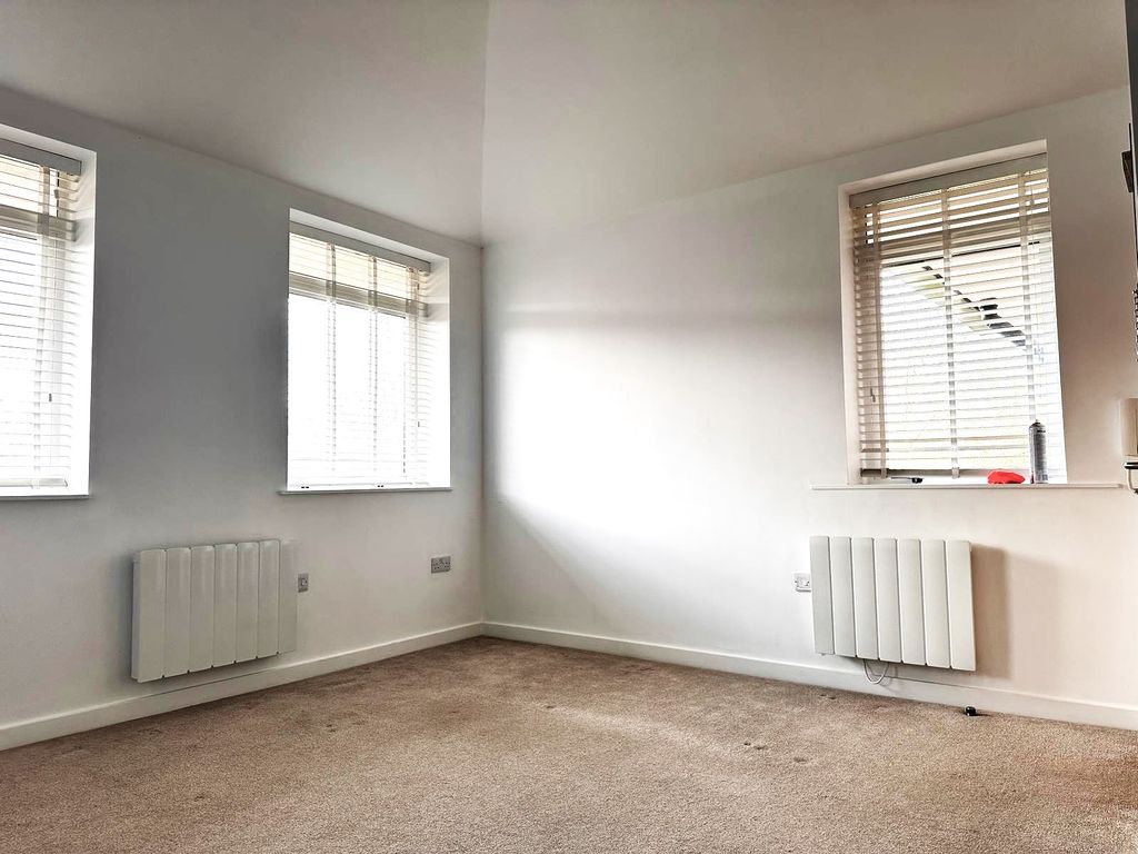 Property photo 3 of 8