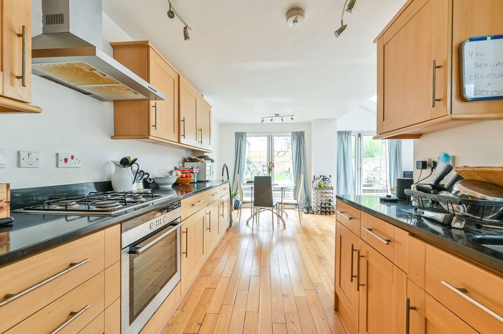 Property photo 3 of 10