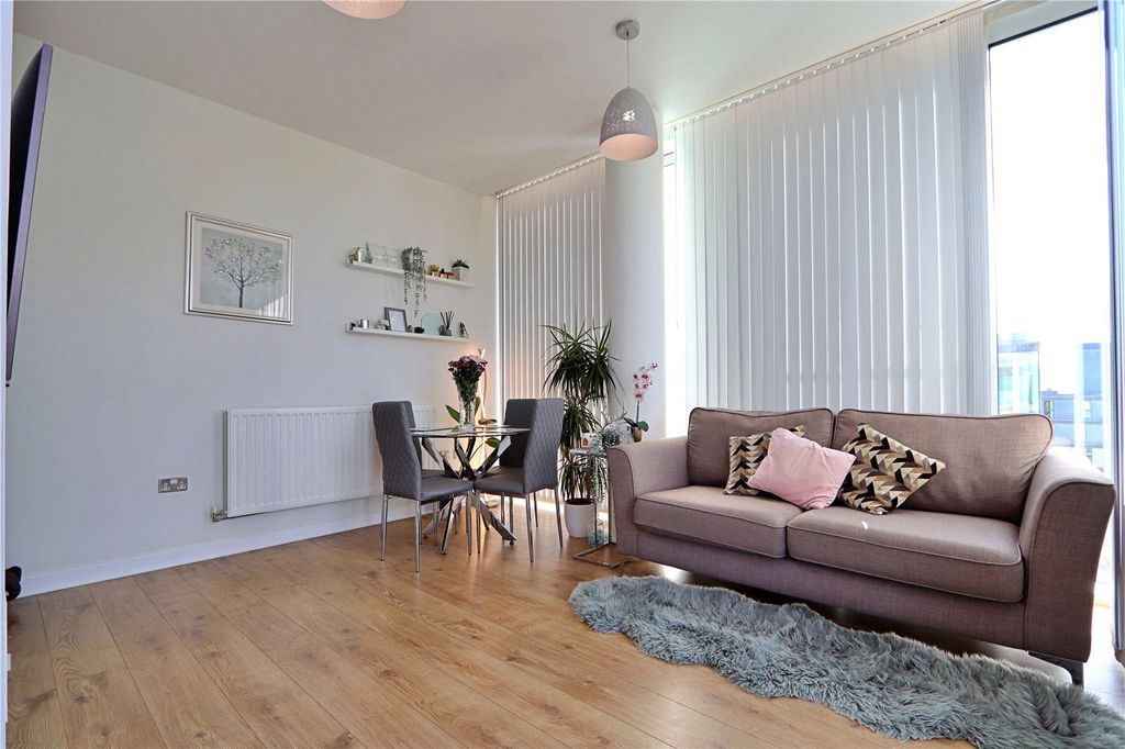 Property photo 3 of 14 Picture No. 07