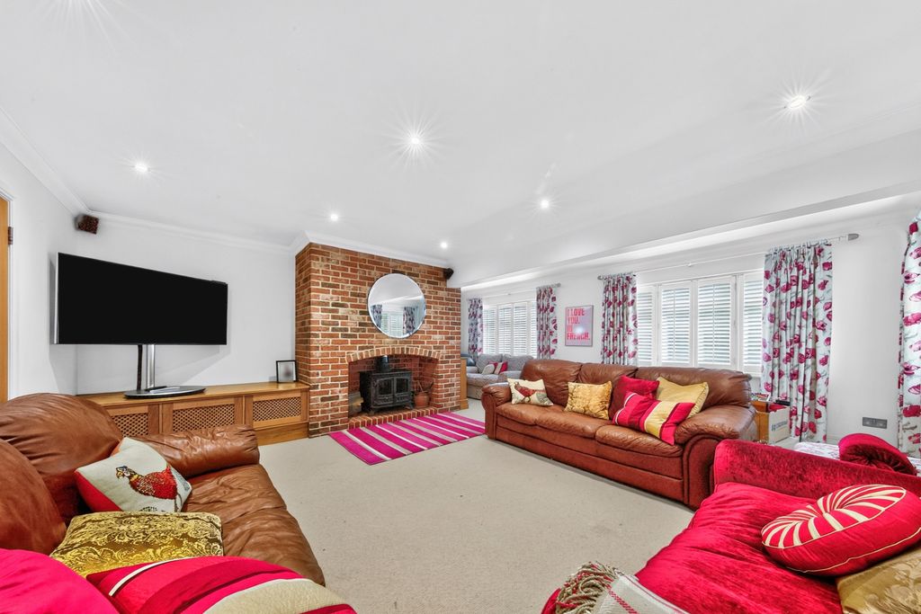 Property photo 3 of 35 Pbox-Img.Jpg