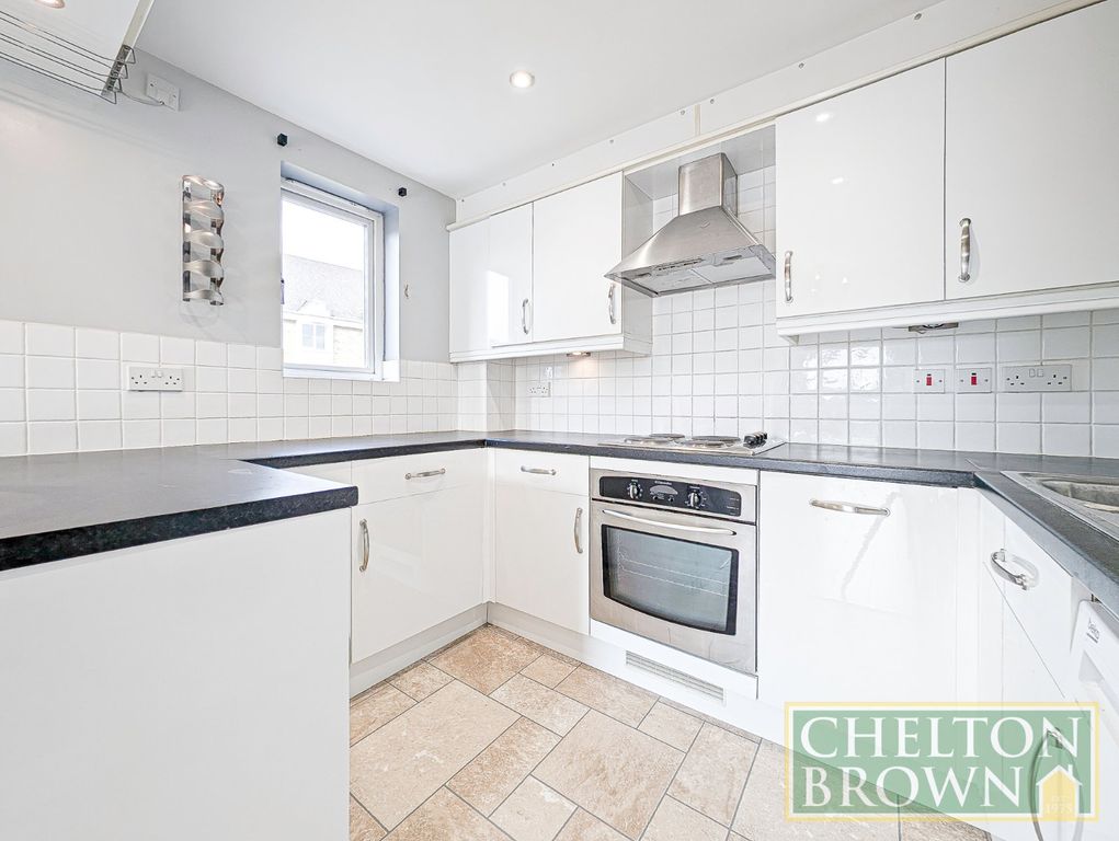 Property photo 3 of 31 Living/Kitchen