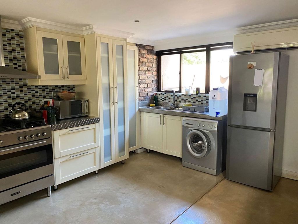 Property photo 3 of 15 1Hs1713906