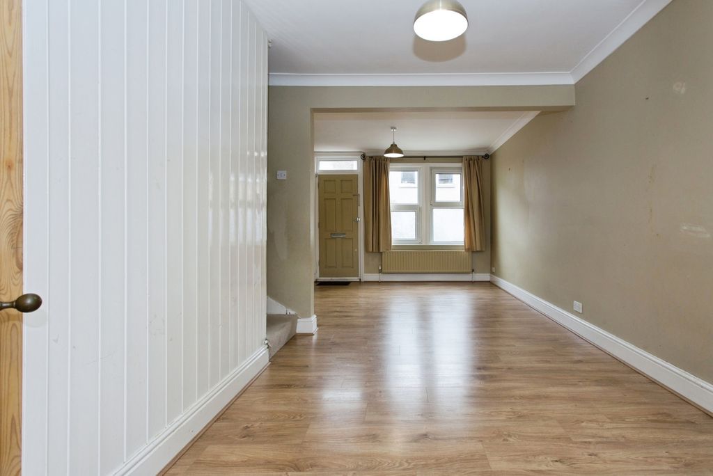 Property photo 3 of 17 Photo