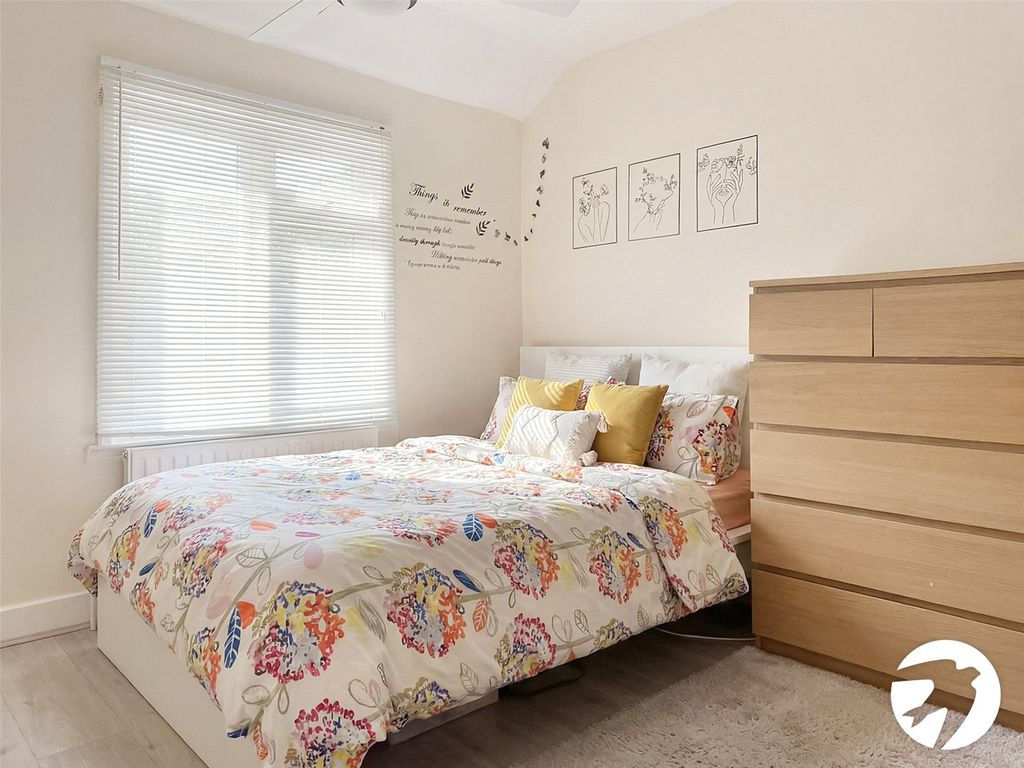 Property photo 3 of 11 Bedroom 1