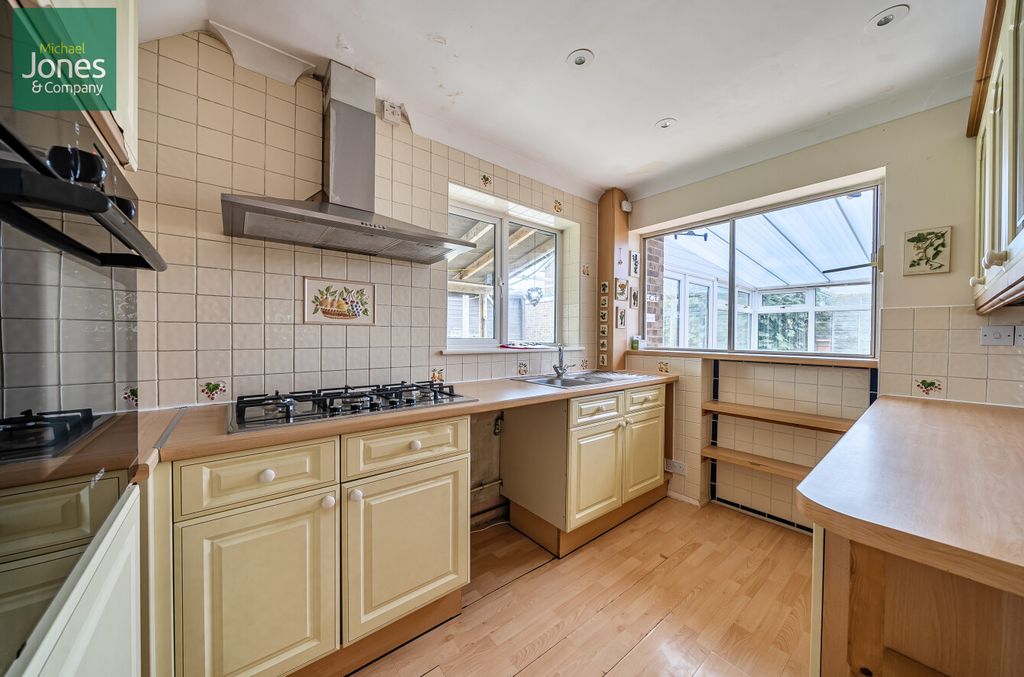 Property photo 2 of 14 Kitchen