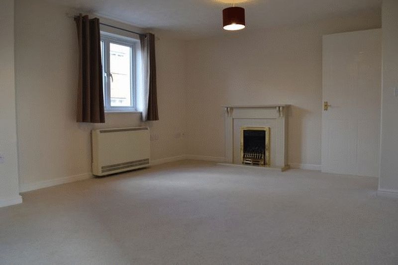 Property photo 2 of 9 Lounge
