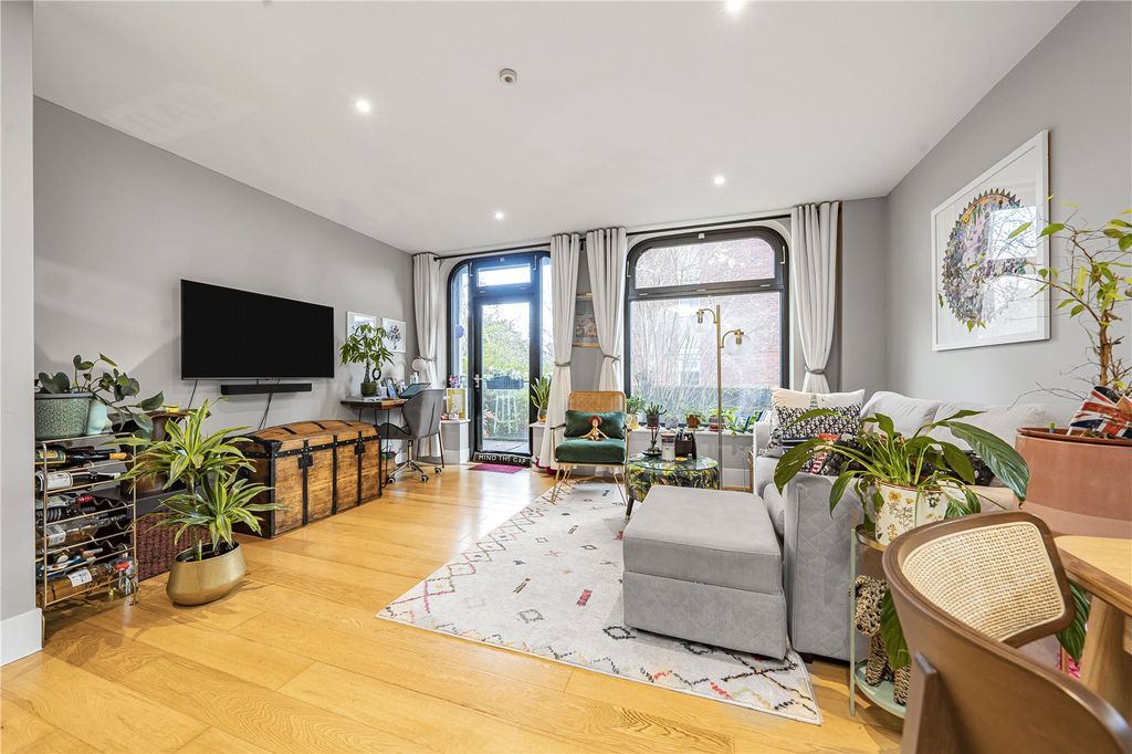 Property photo 2 of 12 Picture No. 04