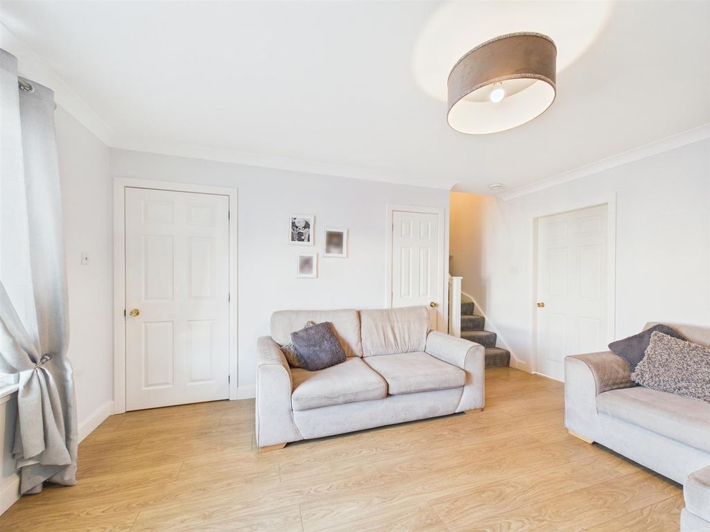 Property photo 3 of 18 Cam01486G0-Pr0979-Still002.Jpg