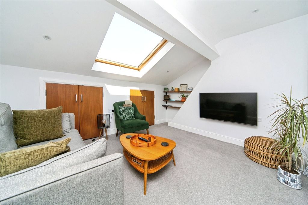 Property photo 3 of 11 Picture No. 25