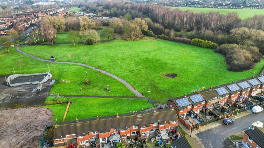 Property photo 2 of 21