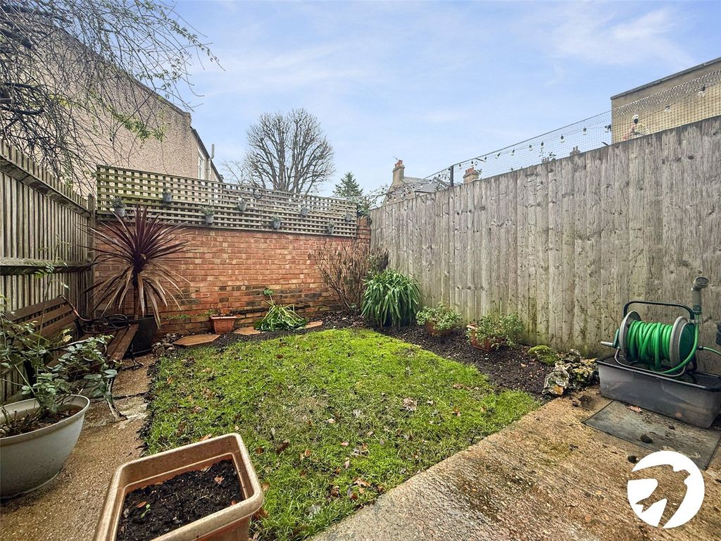 Property photo 2 of 12 Picture 2