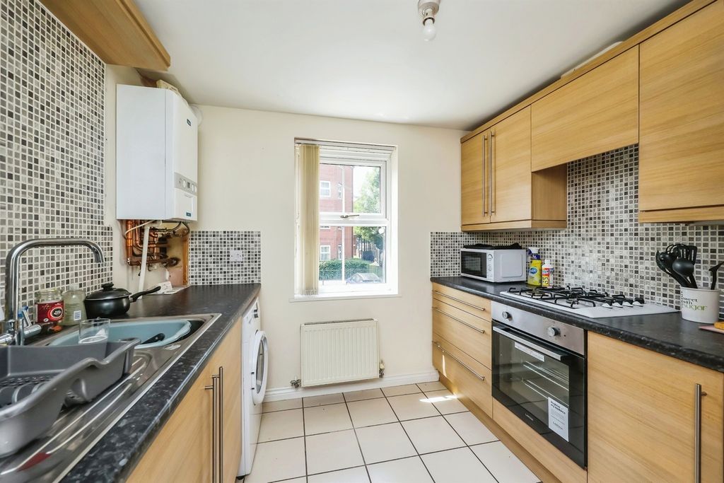 Additional image 6 of 2 bed flat for salePalmerston Road, Ilkeston DE7