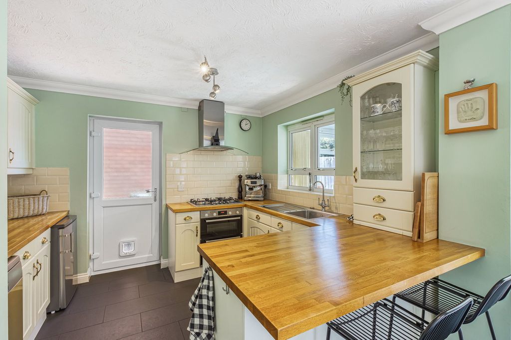 Property photo 3 of 26