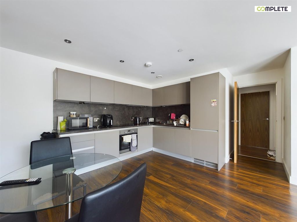 Property photo 2 of 35 Cam01231G0-Pr0095-Still016.Jpg