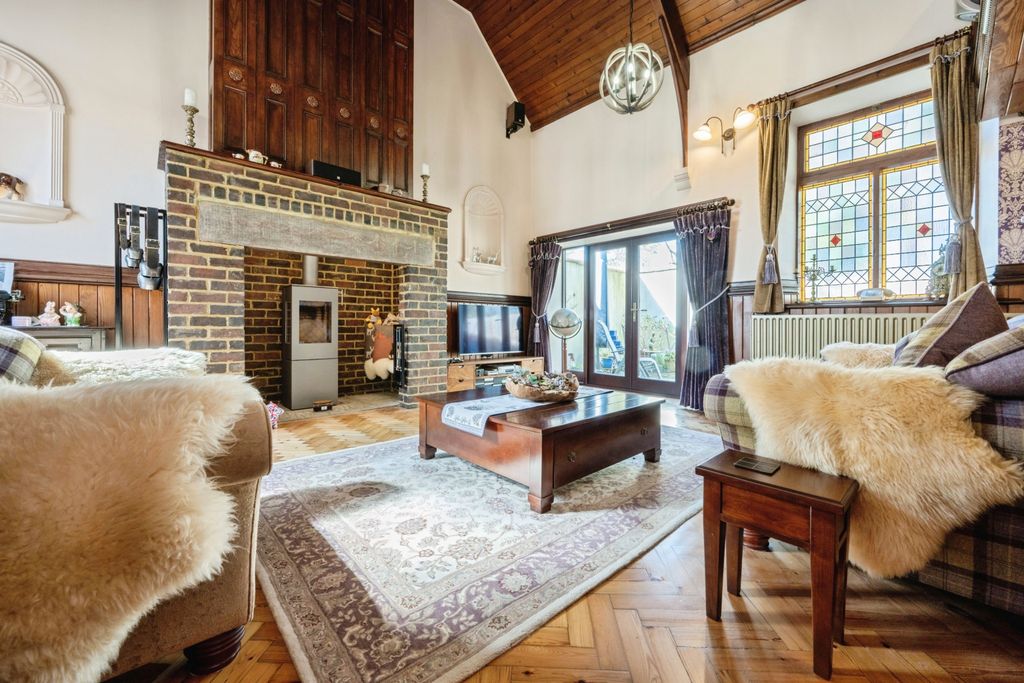 Property photo 1 of 17 Photography