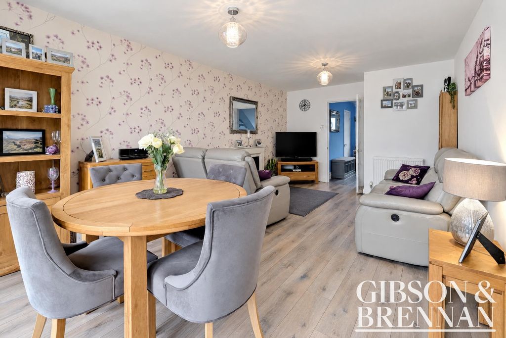 Property photo 2 of 35 5695591